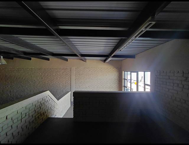 134M² WAREHOUSE TO LET IN POMONA